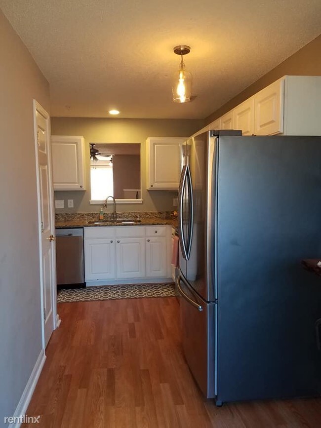 Building Photo - 2400 Huntscroft Ln