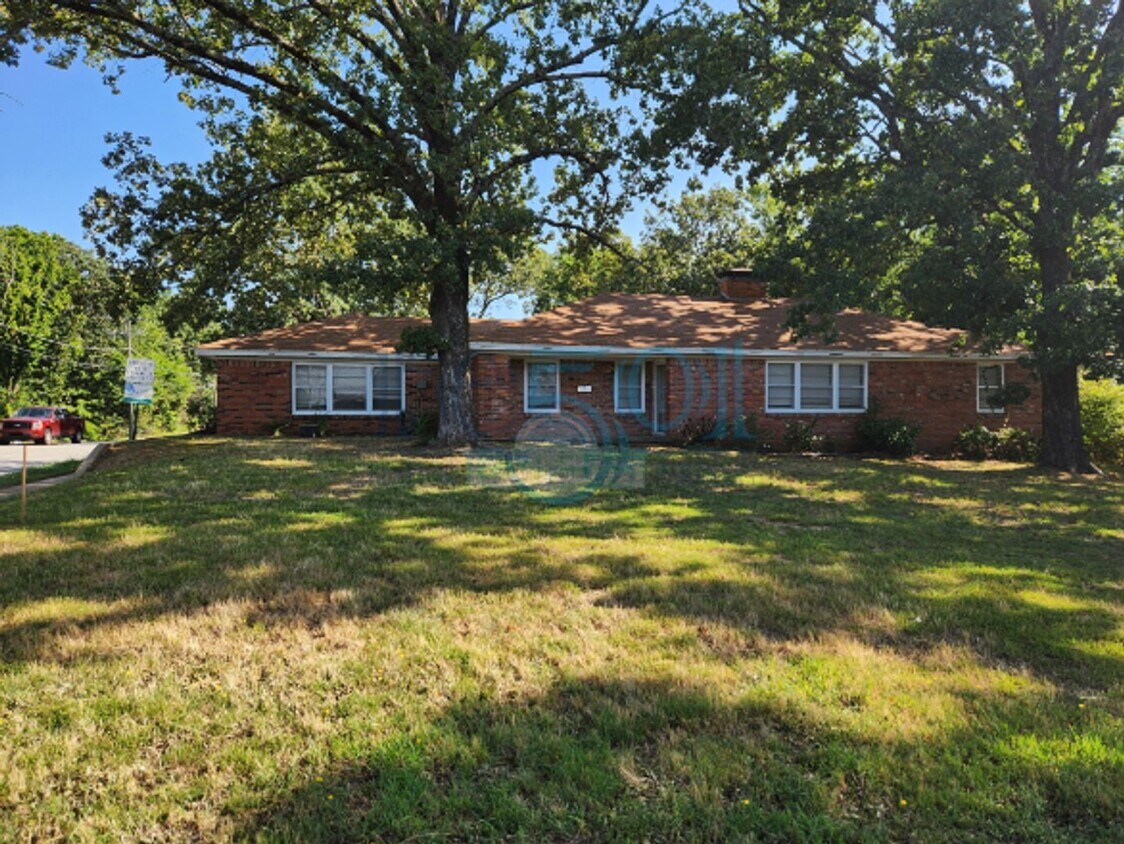 Foto principal - Compeltely Remodeled 3 Bedroom 3 Bathroom