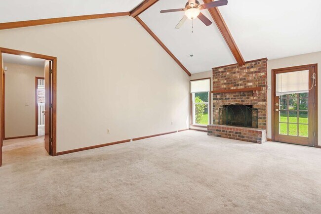 Foto del edificio - 617 Longleaf Rd