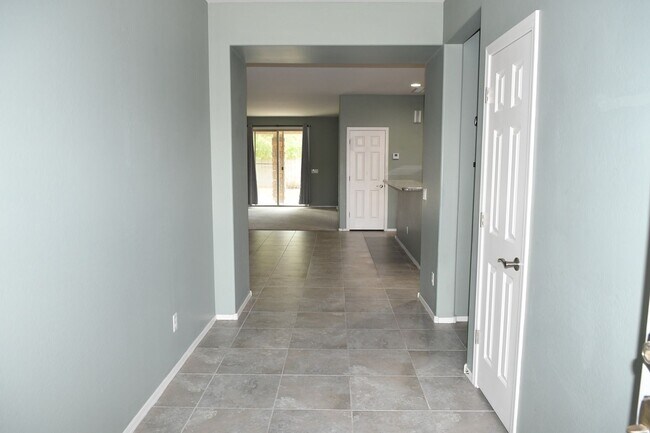 Foto del edificio - 15611 W Westview Dr