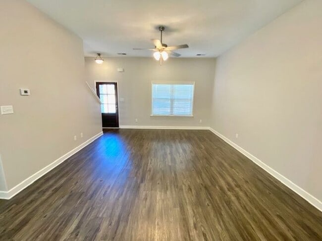 Building Photo - Now Leasing a 4 Bedrom 2.5 Bath At Nicole ...