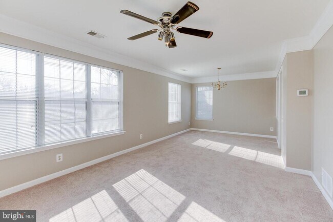 Building Photo - 8072 Stonewall Brigade Ct