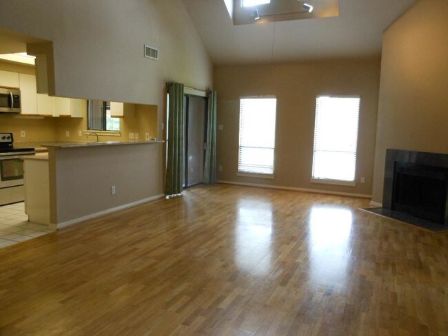 Foto del edificio - 4144 Greystone Way