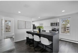 Building Photo - 50 Howe St