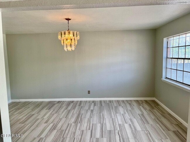 Building Photo - 225 Hadlock St