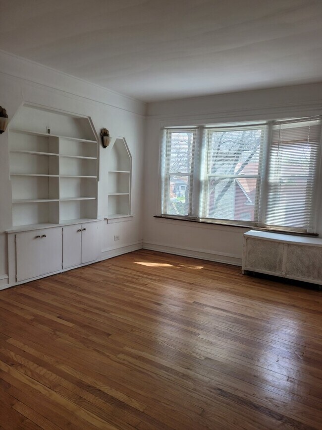Foto del edificio - 1306 W 92nd St