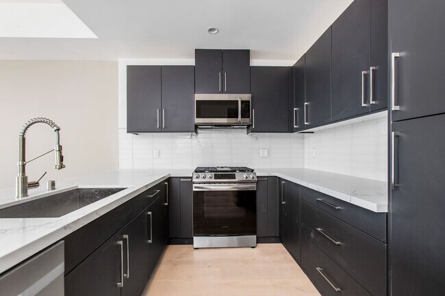 Foto del edificio - 2017 S Redondo Blvd