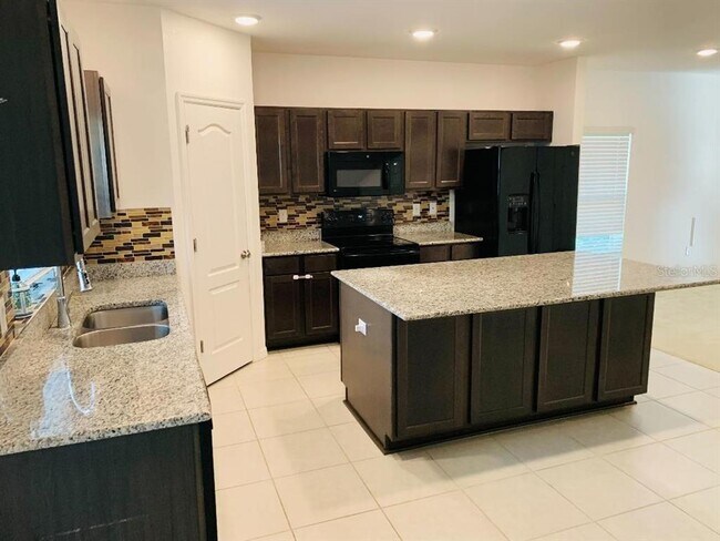 Foto del edificio - 3853 Hampstead Ln
