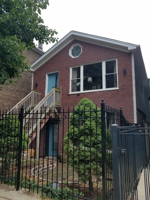 Primary Photo - 1441 W Fry St