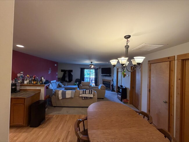 Building Photo - 4817 Glenwood Avenue #3