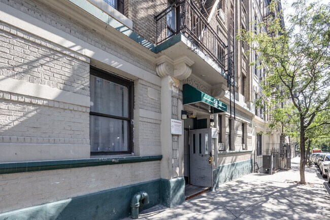 Building Photo - 515 W 171st St