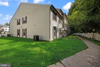 Building Photo - 2504 Greenwood Dr