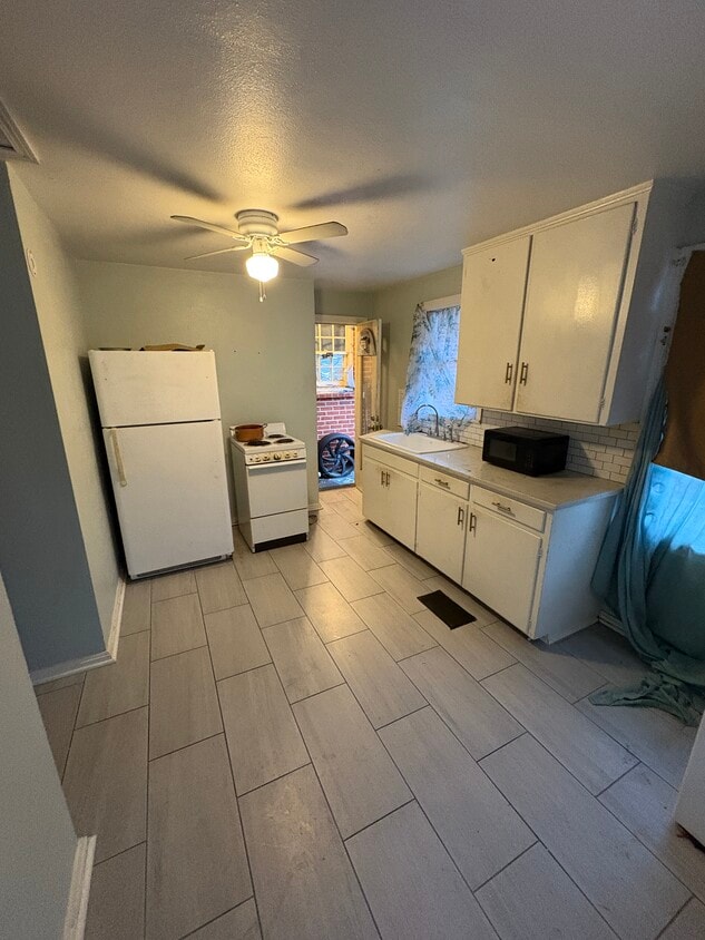 Foto del edificio - 9 Calhoun Rd