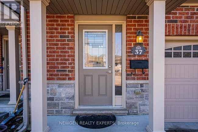 Building Photo - 3399 Castle Rock Pl