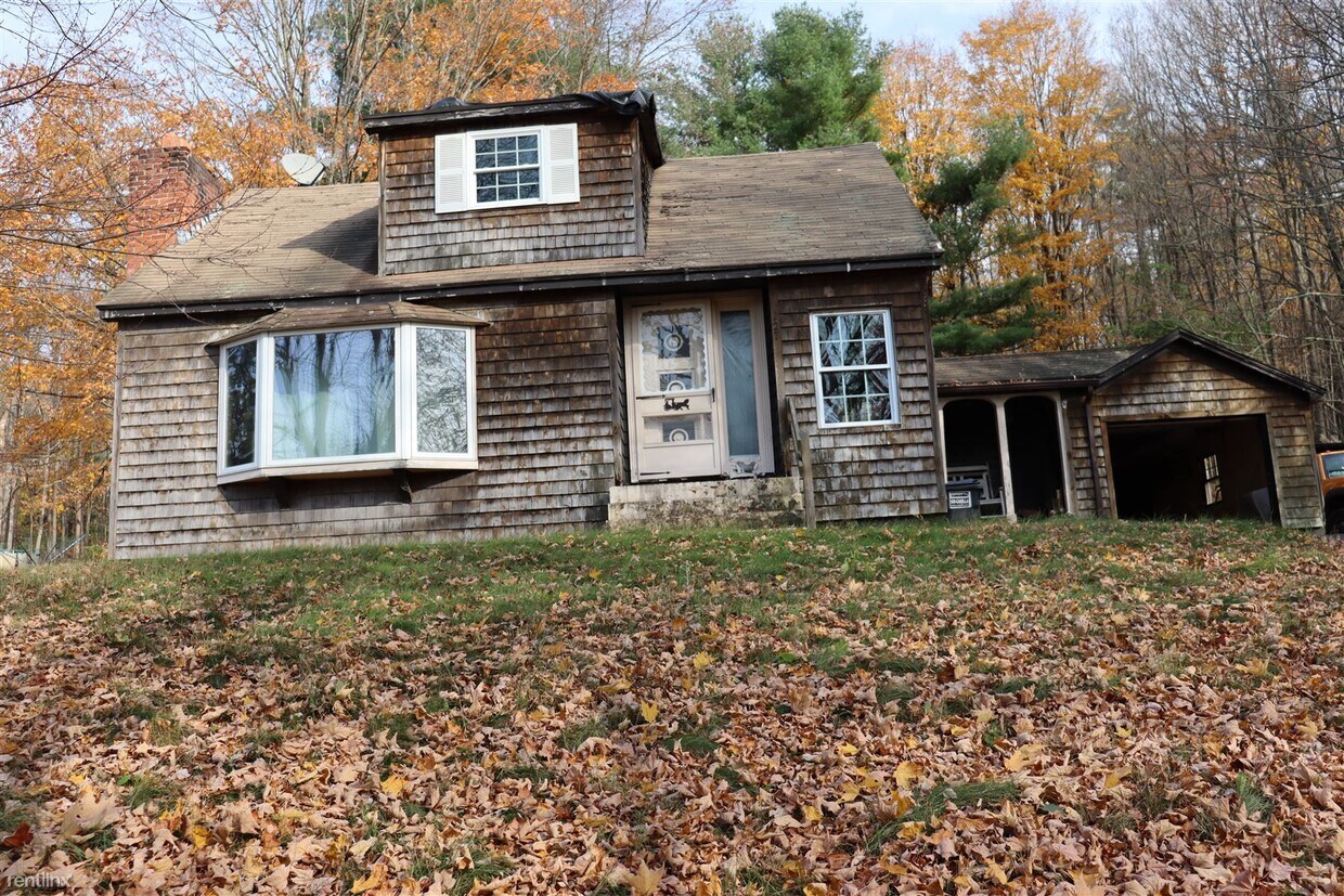 Primary Photo - 4 br, 1.5 bath House - 1127 Thorndike St
