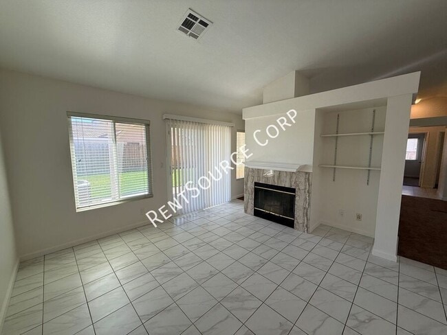 Building Photo - 2240 Westpark Dr