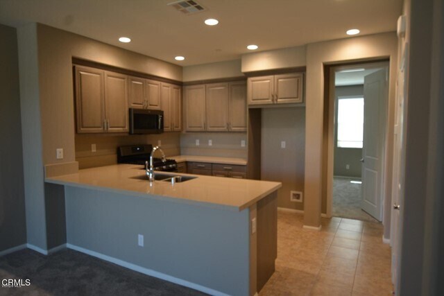 Foto del edificio - 5057 Robles St