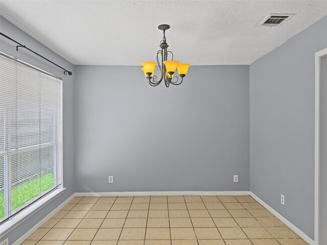 Building Photo - 123 Asheboro Dr