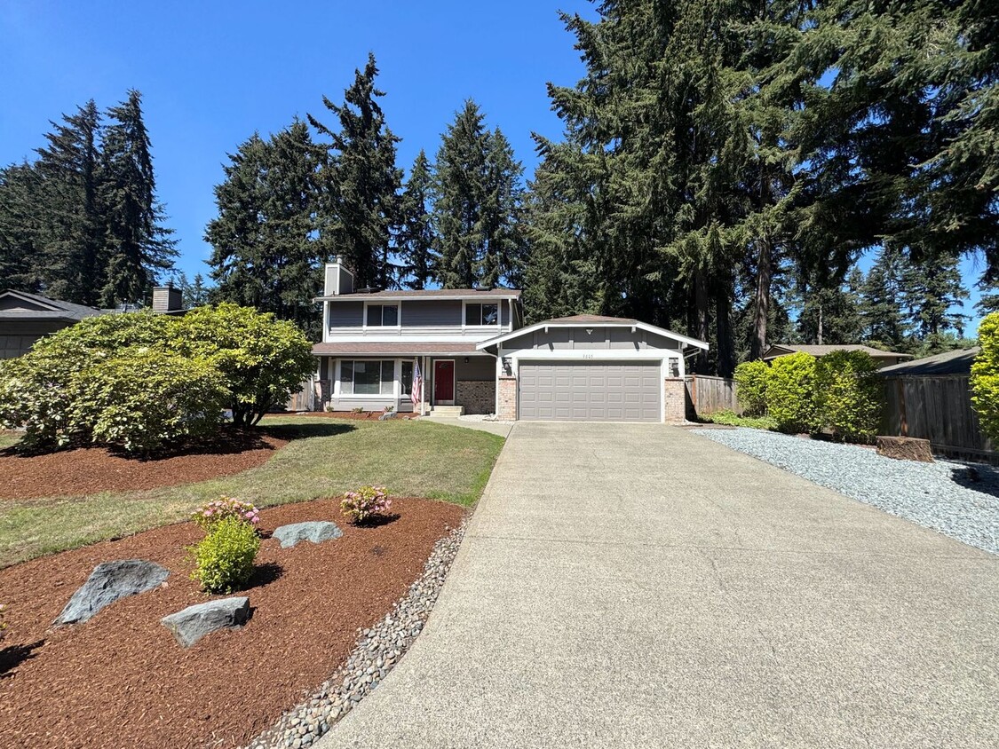 Foto principal - Charming 3-Bedroom Home in Desirable Gem H...