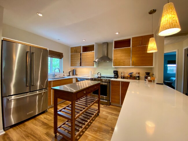 Foto del edificio - 4300 Beach Dr SE
