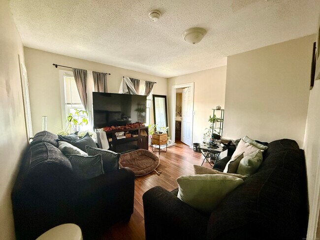 Foto del edificio - 12 South St