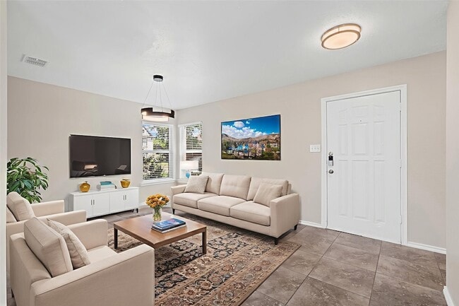 Building Photo - 6505 Tara Ln