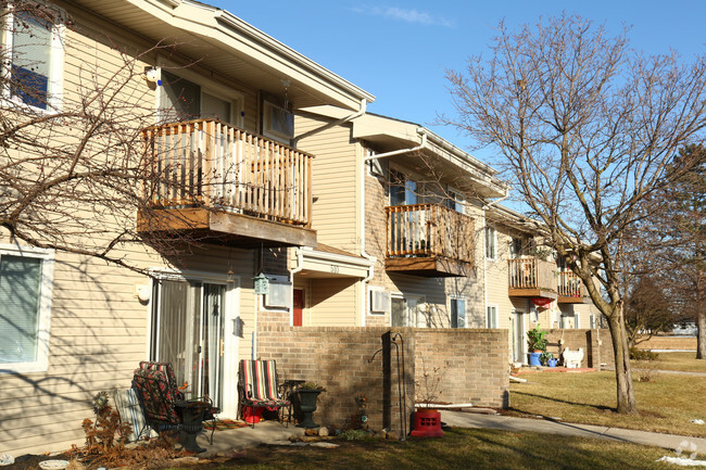 Building Photo - Deer Run Apartments