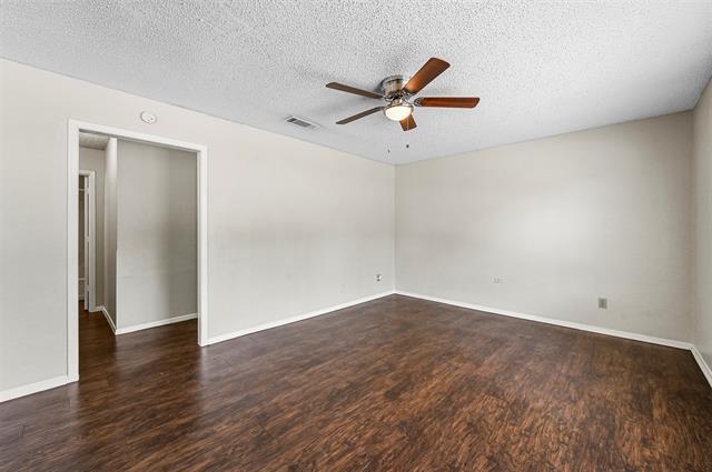Building Photo - 3800 Stuart Dr