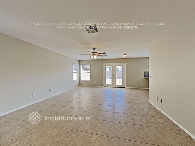 Foto del edificio - 12805 W Laurel Ln