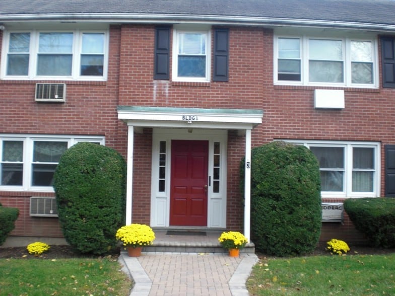 Summit Gardens Rentals New Milford, CT