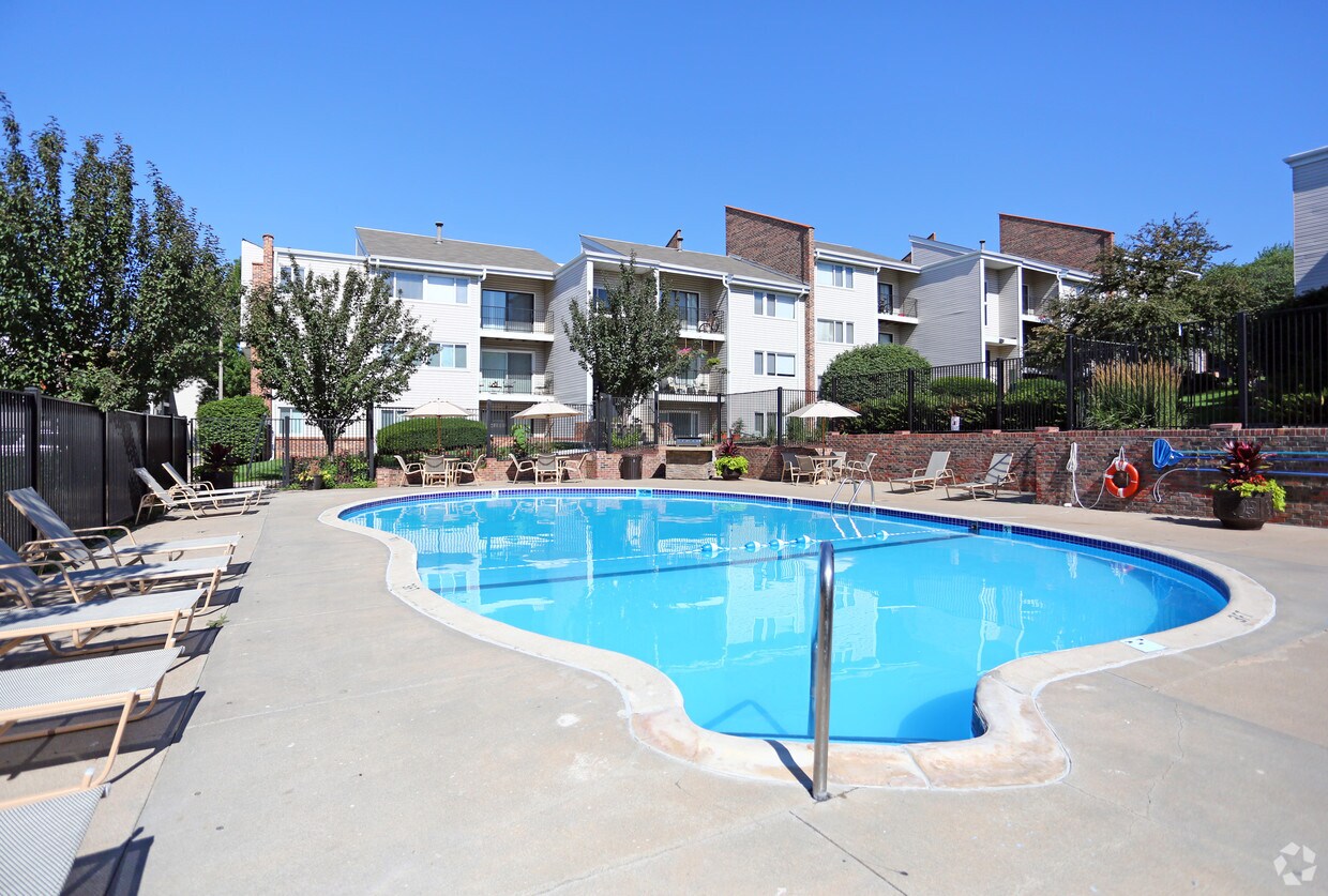 Village at Grant Square 7349 Grant St Omaha, NE Apartments for Rent