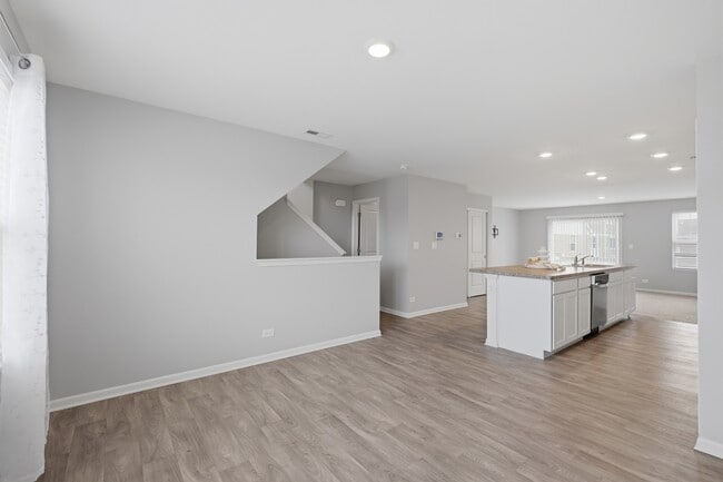 Foto del edificio - 217 Goldenrod Dr