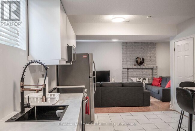 Building Photo - 43 Farrell Ave