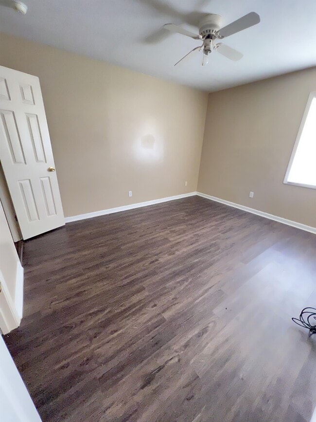 Building Photo - 1743 N Tallowood Dr