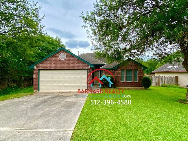 Building Photo - Available August 1: 3 bed/2 Bath with 2 Ca...
