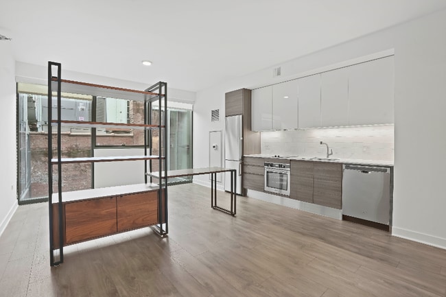Foto del edificio - 310 W Hubbard St