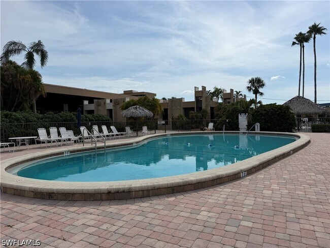 Foto del edificio - 1624 Pine Valley Dr
