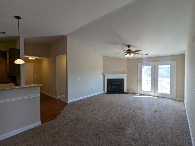 Building Photo - 2-Bedroom Cornelius Condo with Garage + Easy Access to Greenway