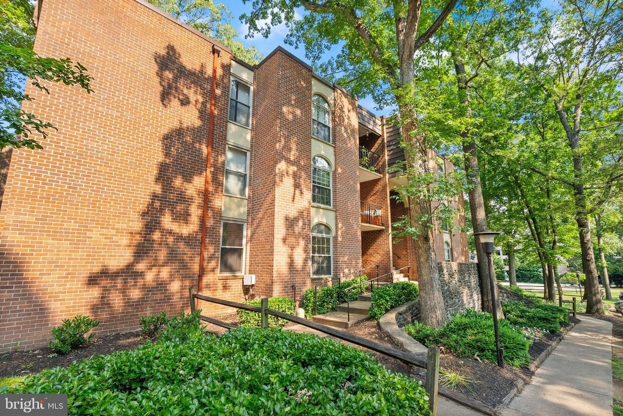 Primary Photo - 3378 Woodburn Rd