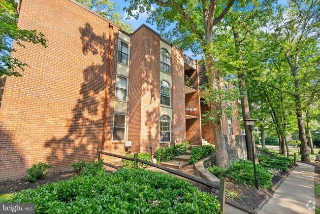 Building Photo - 3378 Woodburn Rd