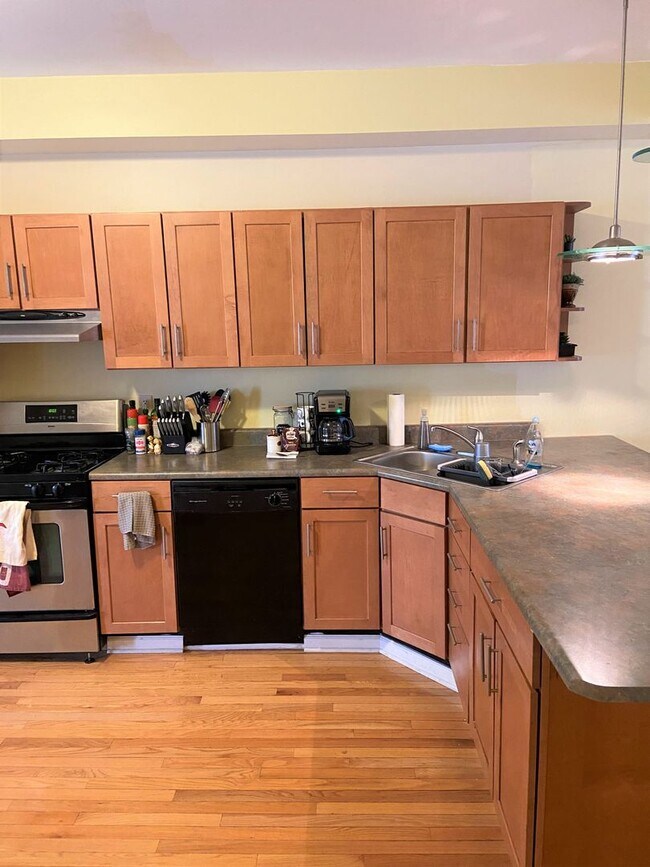 Foto del edificio - 5552 Avondale Pl