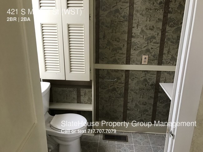 Building Photo - 421 S Market St