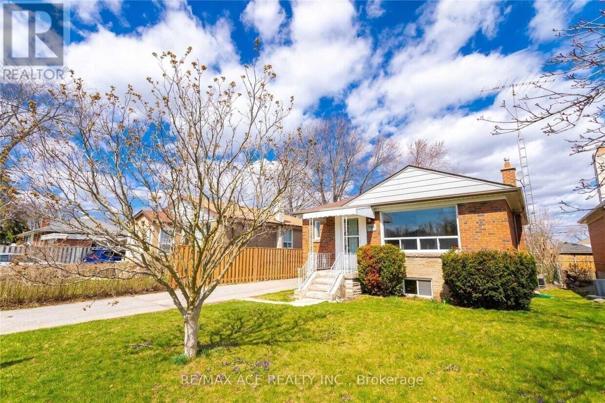 Primary Photo - 6 Strode Dr