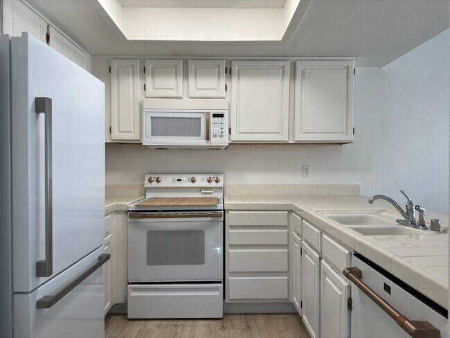 Foto del edificio - 2875 Idlewild Dr