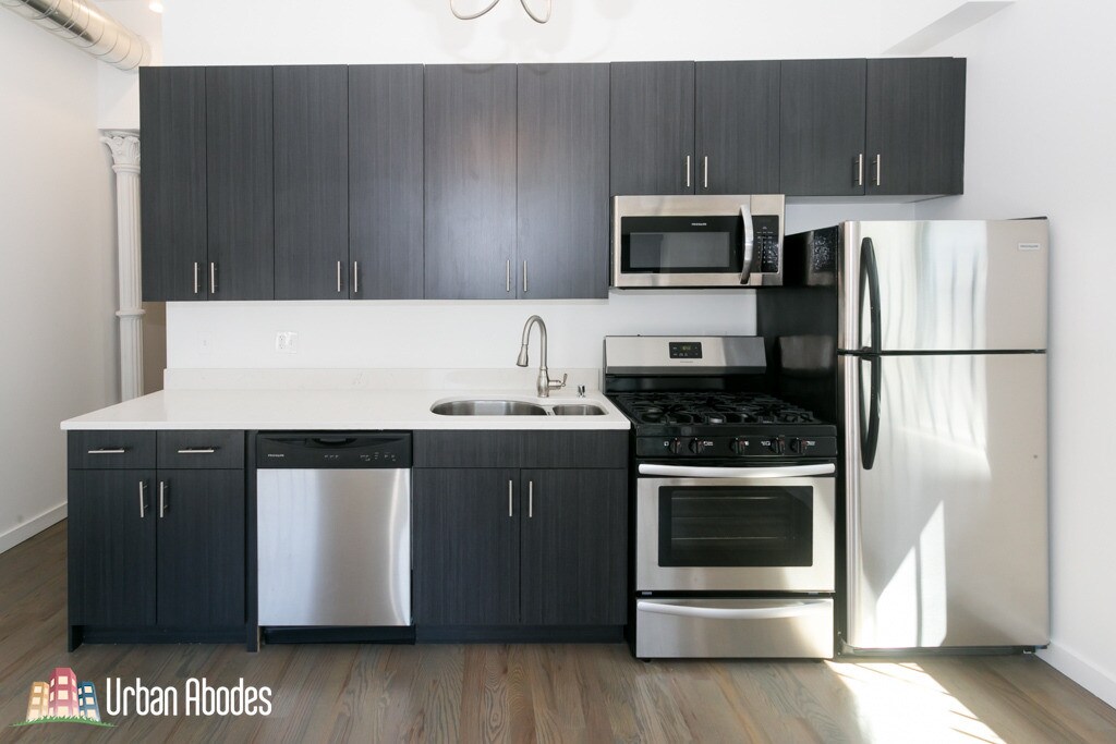 Foto principal - 630 W Lake St