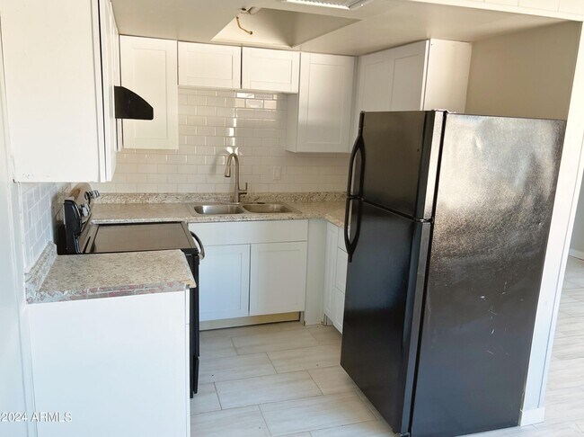 Foto del edificio - 6413 E Avalon St