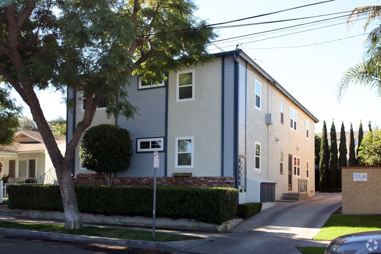 Building Photo - 525 Tremont Ave