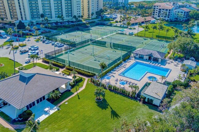 Foto del edificio - 300 Ocean Trail Way