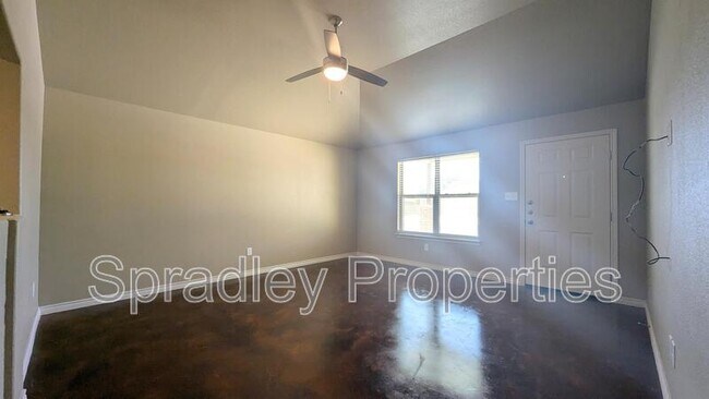 Building Photo - 1644 Sabine Rd