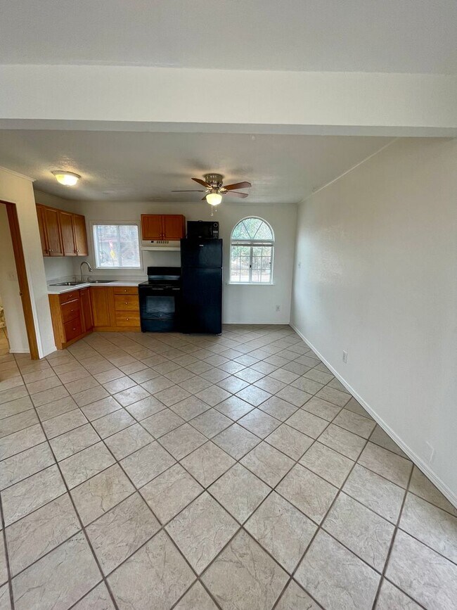 Foto del edificio - Manitou Springs 2 bedroom / 1 bath Available NOW